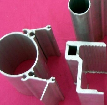 南海鋁躍 工業(yè)鋁型材與氧化鋁型材在自動化輸送領域的卓越供應